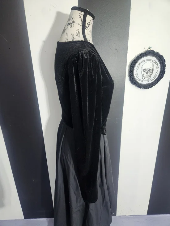 Blu Pepper Black Velvet Long-Sleeve Square Neck Top - Picture 5 of 8